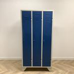Tweedehands Garderobe/lockerkast 3 deurs, met hang en leg, Ophalen of Verzenden, Gebruikt, Metaal
