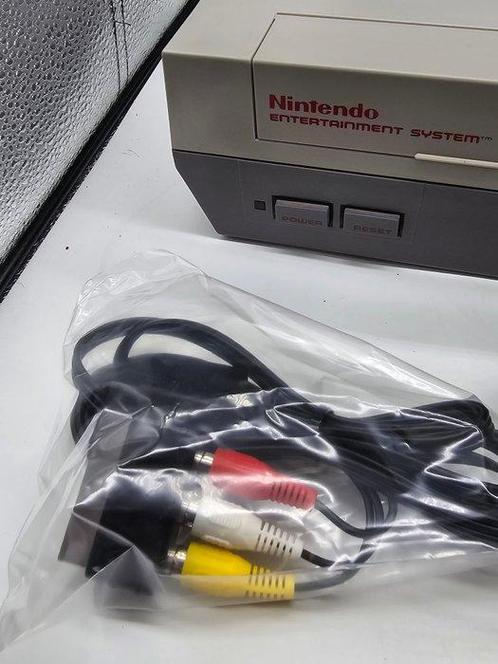 Nintendo - Nes - RARE - Control Deck - 8-BIT 1985 - Boxed, Spelcomputers en Games, Spelcomputers | Overige Accessoires