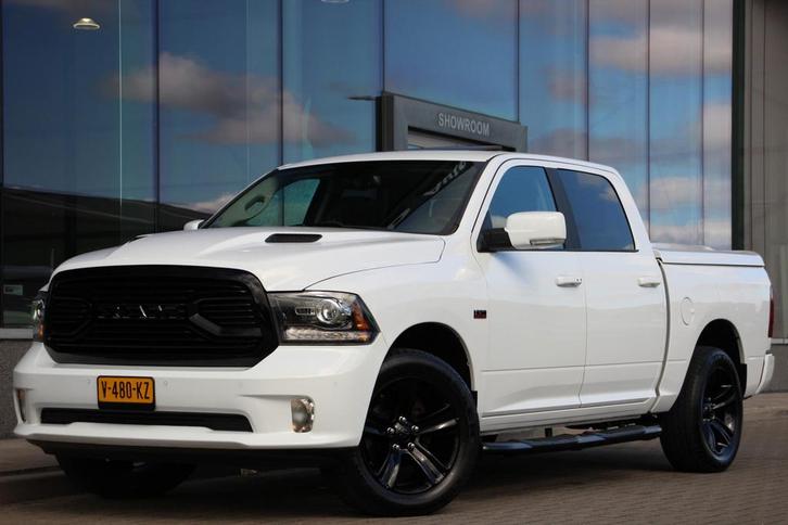 Dodge Ram 1500 5.7 V8 Quad Cab 64 | ORIG NL, Auto's, Bestelauto's, Onderhoudsboekje, Lease, Automaat, Wit, Financial lease, Leder