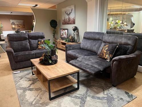 Showmodel bankstel 2.5+2 zits incl. elektrische relaxen, Huis en Inrichting, Banken | Bankstellen, Nieuw, Stof, Vierpersoons of meer