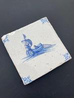 Tegel - Antieke Delfts blauwe tegel met een vissersboot met, Antiek en Kunst