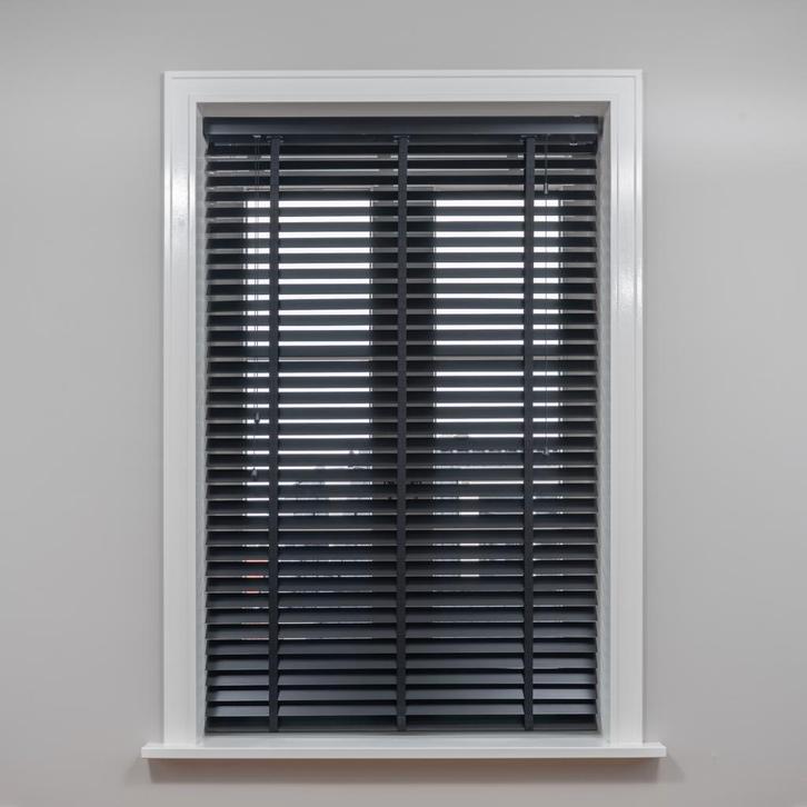 Houten Jaloezieën op Maat 90x175 NU!  €85 – 50mm Lamellen, Huis en Inrichting, Stoffering | Gordijnen en Lamellen, Zwart, Nieuw