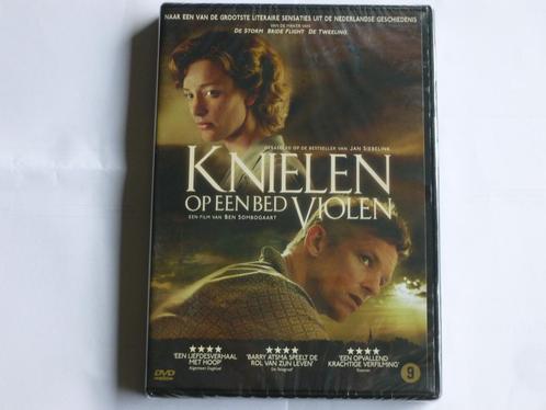 Knielen op een bed violen - Barry Atsma, Noortje Herlaar (DV, Cd's en Dvd's, Dvd's | Overige Dvd's, Verzenden