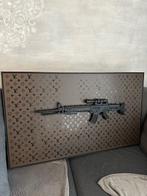 Daluxe Art (1999-) - LV gun • XL, Antiek en Kunst