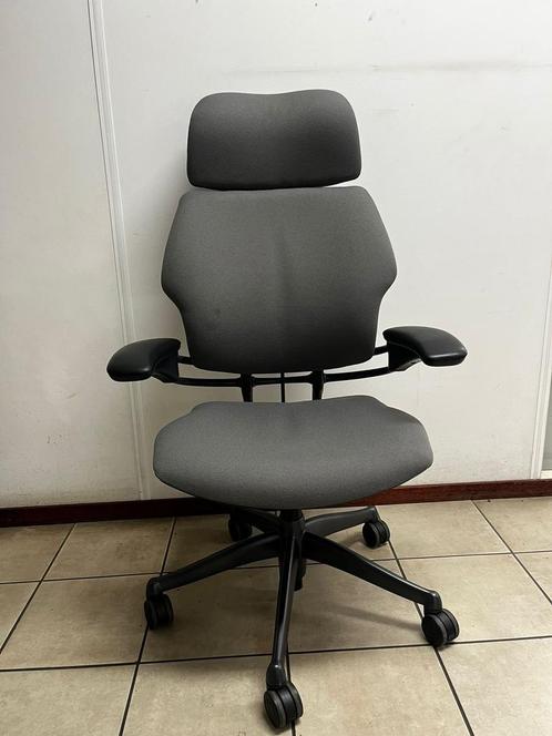 Humanscale Freedom bureaustoel, inclusief hoofdsteun, Huis en Inrichting, Bureaustoelen, Bureaustoel, Zwart, Zo goed als nieuw