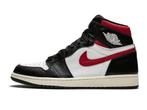 Air Jordan 1 Retro High OG Gym Red - Maat 42 EU, Ophalen of Verzenden, Nieuw, Jordan