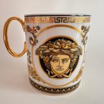 Rosenthal - Versace - Mok - Virtus Alphabet beker met hengel, Antiek en Kunst
