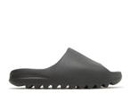 Adidas Yeezy Slide Dark Onyx (Schoenen), Overige kleuren, Verzenden, Nieuw, Sneakers of Gympen