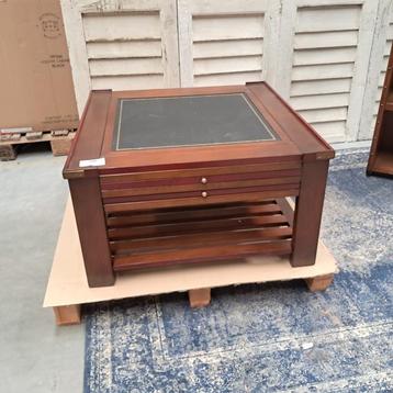 Salontafel beschikbaar voor biedingen