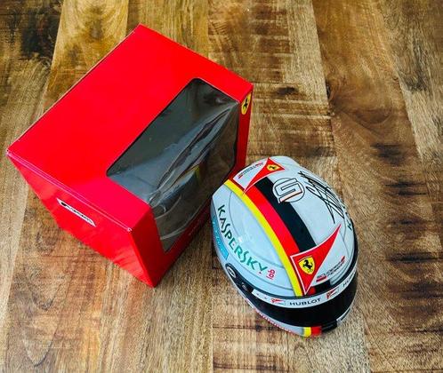 Ferrari - Sebastian Vettel - 2016 - Scale 1/2 helmet, Verzamelen, Automerken, Motoren en Formule 1