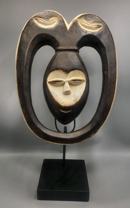 Mask - Bakwélé - Gabon (Zonder minimumprijs), Antiek en Kunst, Kunst | Niet-Westerse kunst