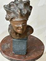 Vincenzo Aurisicchio (1855-1926) - V. Vucichio - Buste, La