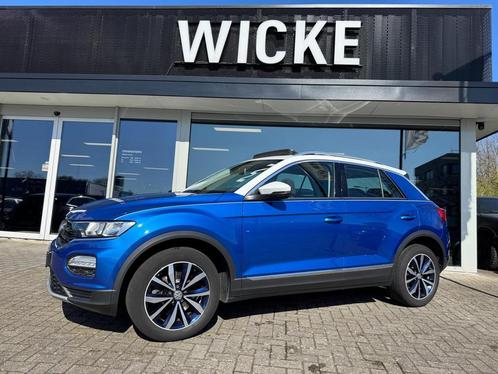Zakelijke Lease |  Volkswagen T-Roc 1.5 TSI Sport Camera Pan, Auto's, Volkswagen, Dealer onderhouden, Lease, Zwart, Handgeschakeld
