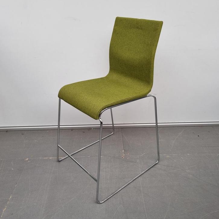 Ahrend 370 hoge design barkruk - groene stof - 68 cm zithoog, Huis en Inrichting, Barkrukken, Ophalen of Verzenden