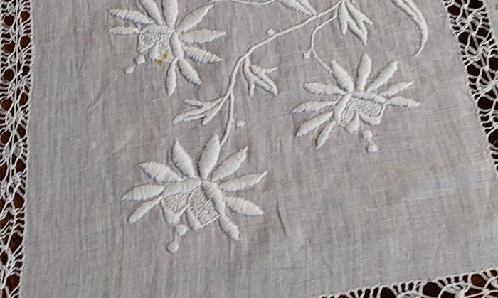 Tafelkleed - 265 cm - 210 cm - Oude borduursels, Antiek en Kunst, Antiek | Kleden en Textiel