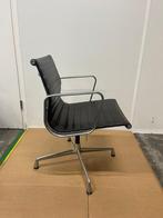 Lederen Vitra Eames Ea 108, Huis en Inrichting, Bureaustoelen, Bruin, Verzenden, Zo goed als nieuw, Bureaustoel