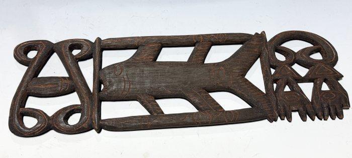 Vooroudergeest panil uit de jaren 1950 met vismotief. - West, Antiek en Kunst, Kunst | Niet-Westerse kunst