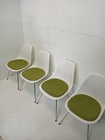 Vitra - Charles & Ray Eames - Stoel (4) - DSX - Plastic,