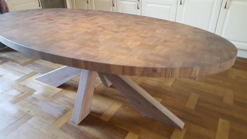 Exclusieve kops houten blokjes tafel | Le Havre | NIEUW, Huis en Inrichting, Tafels | Eettafels, Ovaal, Vijf personen of meer