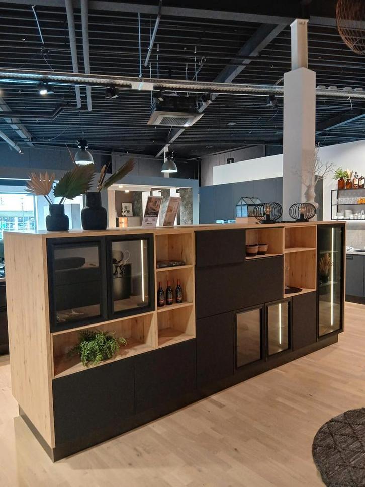 Nolte Showroom Kastenwand – Plus Zwart / Wildeiken Rustiek, Huis en Inrichting, Keuken | Keukenelementen, Zwart, Nieuw, 100 tot 150 cm