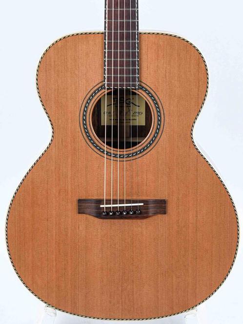 BSG GA14F Ovangkol Cedar 2021 (Akoestische Gitaren), Muziek en Instrumenten, Snaarinstrumenten | Gitaren | Akoestisch, Western- of Steelstringgitaar