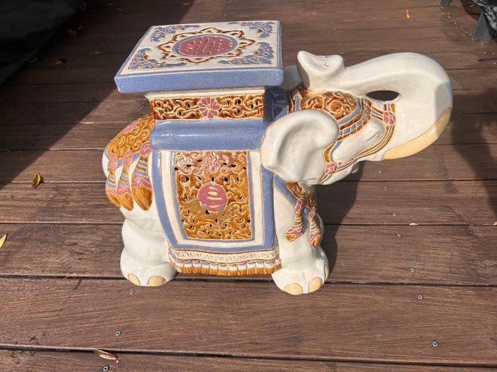 Beeld, Porte plante céramique éléphant XL - 45 cm - Keramiek, Antiek en Kunst, Curiosa en Brocante