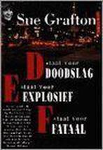 OMNIBUS DOODSLAG EXPLOSIEF FATAAL(DEF) 9789022521342, Boeken, Thrillers, Verzenden, Gelezen, Sue Grafton