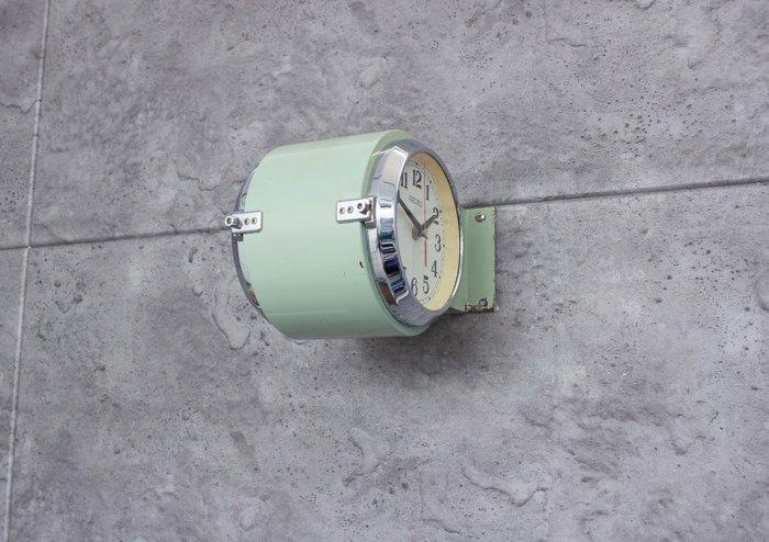 Wandklok - Seikosha double side Seiko Japan - Staal,, Antiek en Kunst, Antiek | Wandborden en Tegels