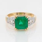 (GIA Certified) - Emerald (3.23) Cts Diamond (0.17) Cts (18)