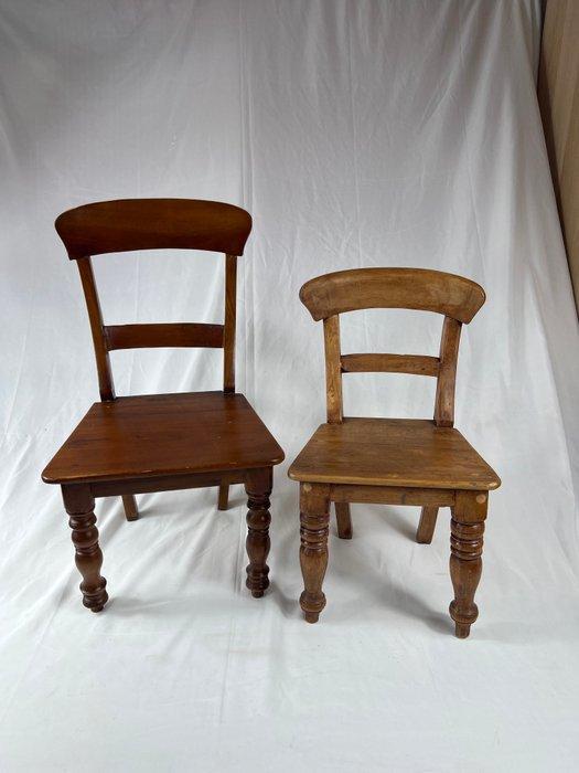 Stoel (2) - Hout - antieke kinderstoel, Antiek en Kunst, Curiosa en Brocante