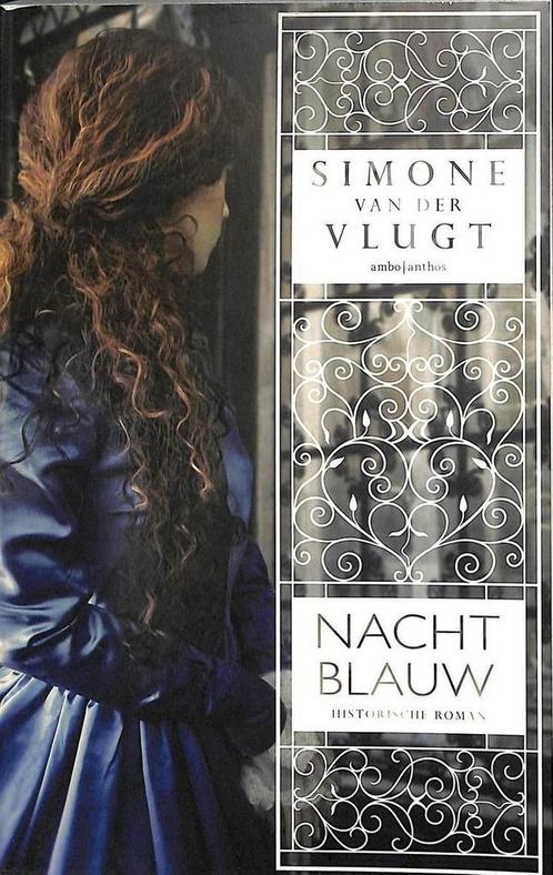 Nachtblauw 9789026337581 Simone van der Vlugt, Boeken, Historische romans, Zo goed als nieuw, Verzenden