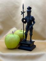 sculptuur, Decorative metal sculpture of a medieval, Nieuw