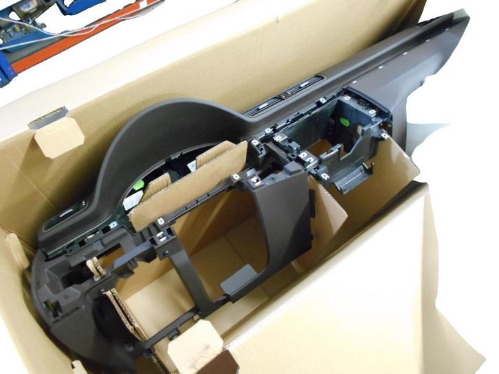 VW Passat CC 2012-2015 Dashboard orig. nieuw 3AB857003AB OBR, Auto-onderdelen, Dashboard en Schakelaars, Ophalen