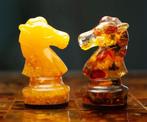 Schaakspel - Natuurlijke Baltische amber in hars - 920gr, Antiek en Kunst
