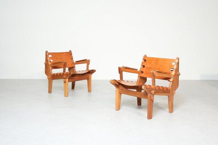 Muebles De Estilo - Angel I. Pazmino - Lounge stoel (2) -, Antiek en Kunst, Kunst | Designobjecten