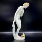 Herend, Hungary - Art Deco - Nude Princess and the King Frog, Antiek en Kunst