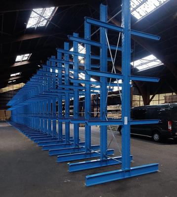 Draagarmstelling dubbel 4,0 m hoog en 1,2 m diep met 4 niv. beschikbaar voor biedingen