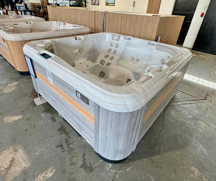 Nieuw - Jacuzzi Passion spa Relax 2x ligplaats compleet, Tuin en Terras, Bubbelbaden en Hottubs, Vast, Nieuw, Filter, Trap