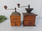 Koffiemolen (2) - hout en messing - 2 koffiemolens 1950 1960