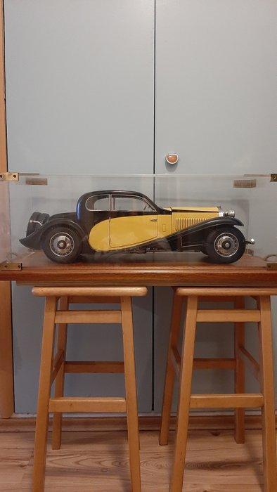 Pocher 1:8 - Modelauto - Bugatti, Hobby en Vrije tijd, Modelauto's | 1:5 tot 1:12
