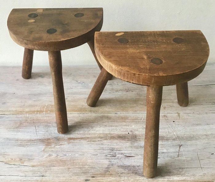 Tafelstandaard - rustieke handgemaakte driepoot, Antiek en Kunst, Kunst | Designobjecten
