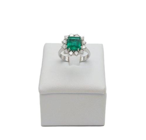 Ring - 18 karaat Witgoud - 3.03ct. tw. Smaragd - Diamant, Sieraden, Tassen en Uiterlijk, Ringen