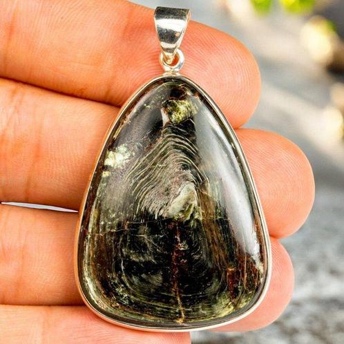 Extreem zeldzaam mineraal - Tetra Phlogopite - Briljante, Verzamelen, Mineralen en Fossielen