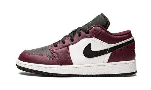 Air Jordan 1 Low SE Dark Beetroot Black Roma Green - 38, Kleding | Dames, Schoenen, Sneakers of Gympen, Nieuw, Verzenden