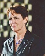 Killing Eve - Signed by Fiona Shaw (Carolyn Martens), Nieuw