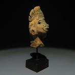 Azteken Terracotta Hoofdfiguur. 1200-1500 n.Chr. 6 cm hoog.