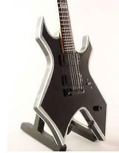 Miniatuur BC Rich M7 Warlock gitaar met gratis standaard, Verzamelen, Muziek, Artiesten en Beroemdheden, Overige typen, Nieuw