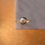 8 Krt. Ring met parel (vintage gouden ring, gouden ring), Gebruikt, Overige kleuren, Ophalen of Verzenden, Kleiner dan 17