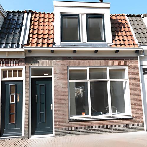 Tussenwoning met tuin en 3 slaapkamers in centrum Den Helder, Huizen en Kamers, Kamers te huur, 50 m² of meer, Overige regio's