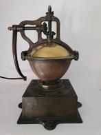 PEUGEOT FRERES - Koffiemolen - Hout, Messing, gietijzer